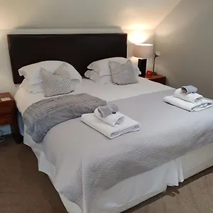The House - Free 1st Breakfast - Free Parking Apartment